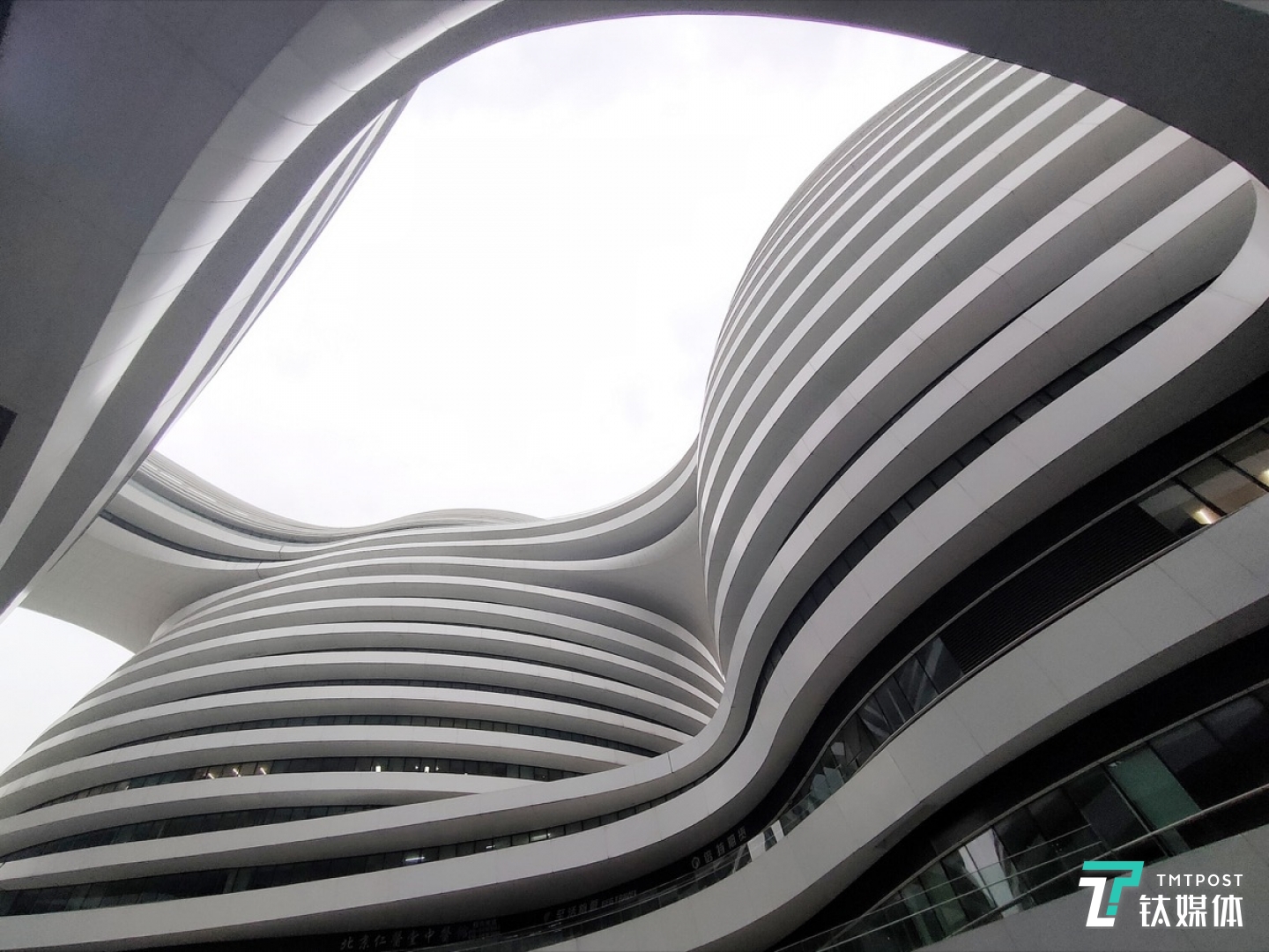 更多样张 焦距：mm 光圈：f/ 快门速度：1/s ISO: