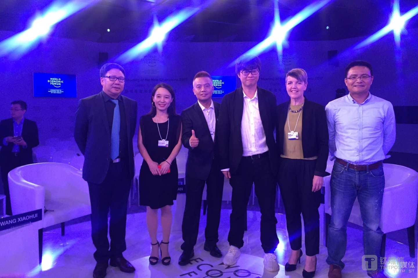 From left to right: Wu Bofan, president of Beijing Bofanstime Media Co., Ltd, Zhao Hejuan, founder and CEO of TMTPost, Wang Xiaohui, Chief Content Officer of iQiyi, Ying Shuling, CEO of Yingxiong Entertainment, Rachel Catanach, president of Fleishman&nbsp;Hillard&rsquo;s China operations and Zhang Chi, vice president of China Cultural Industry Fund.