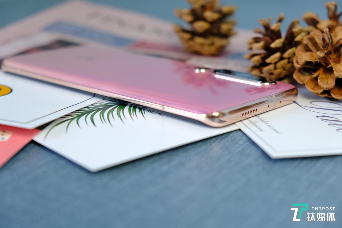 小米10顶部扬声器开孔