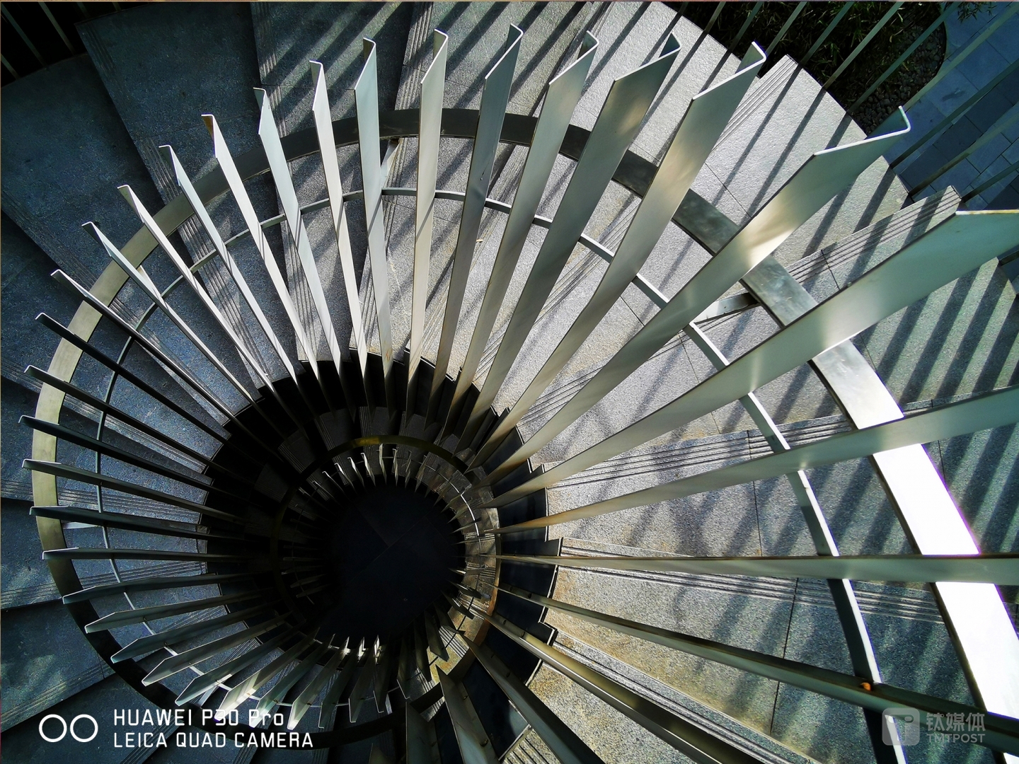 更多样张  焦距：mm（等效35mm焦距） 光圈：f/ 快门速度：1/s ISO: