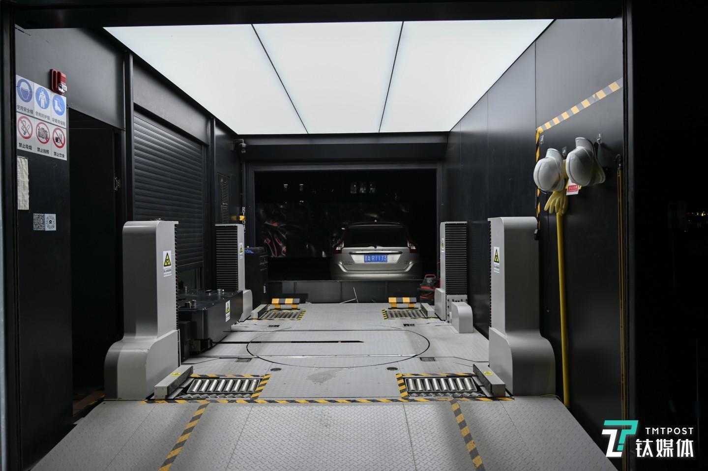 蔚来换电站内部