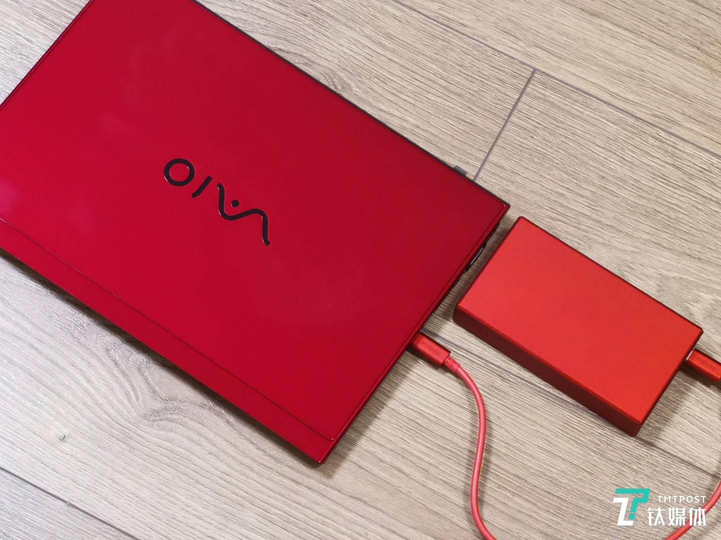 用充电宝反向给笔记本充电