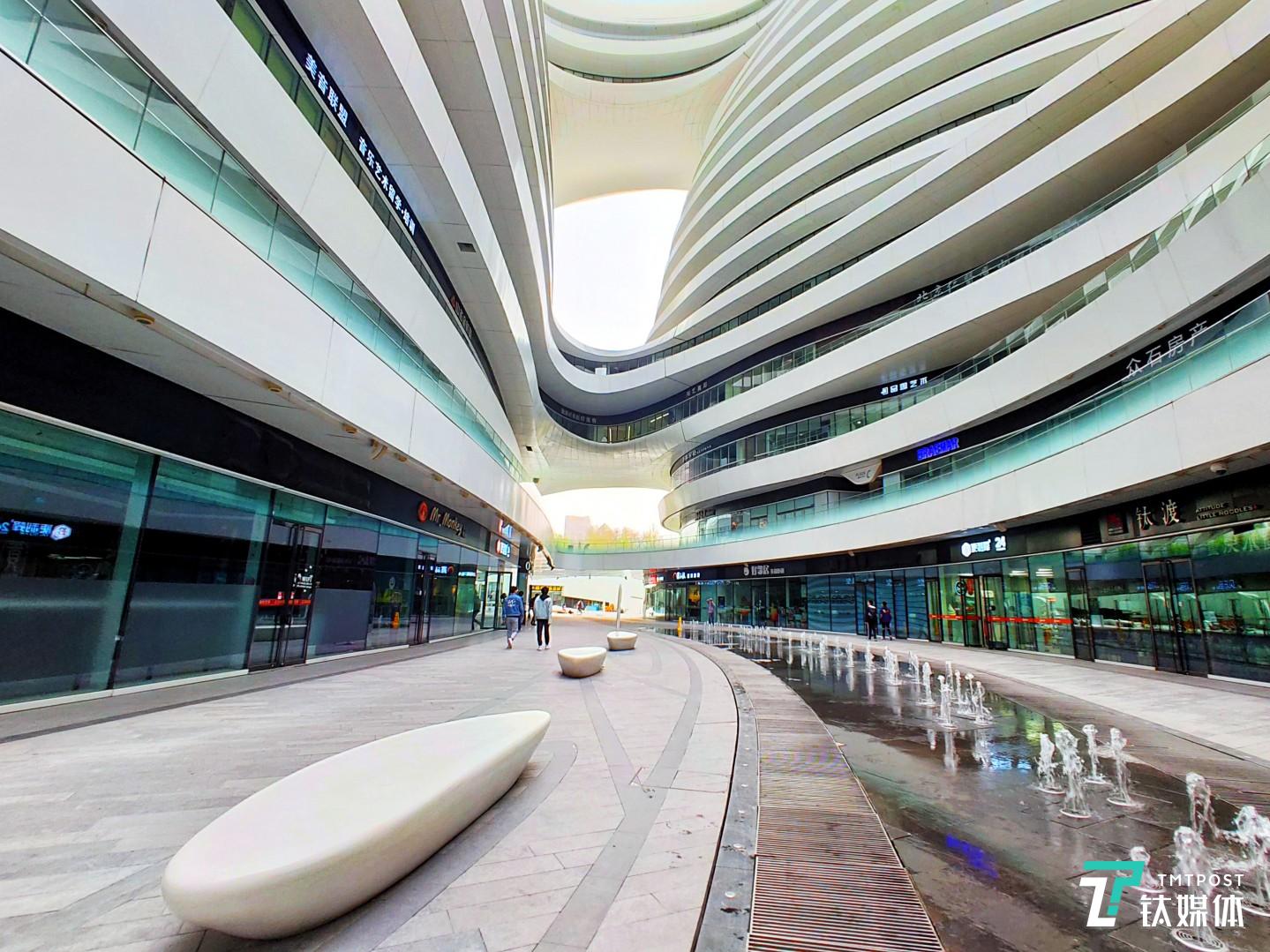 更多样张  焦距：2.09mm 光圈：f/2.2 快门速度：1/s ISO: