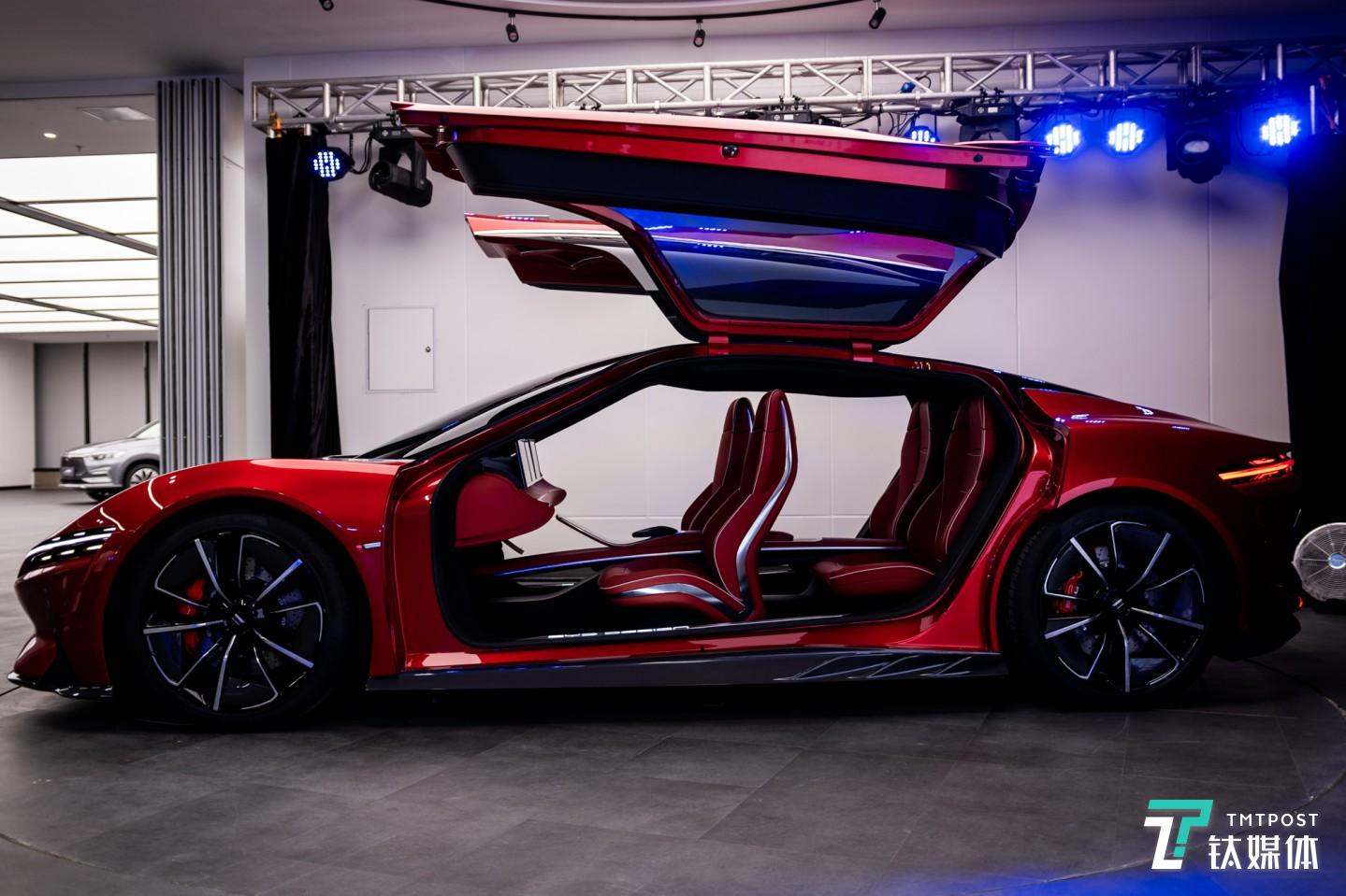 除了外观之外，E-SEED GT也在很多设计细节上加入了龙元素