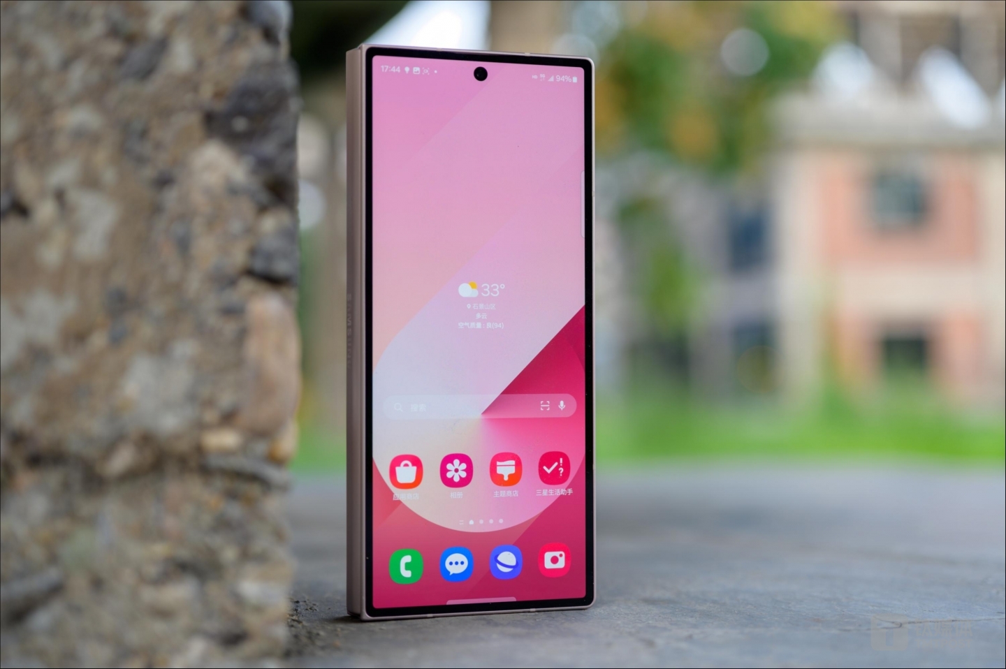 6.3英寸外屏幕（圖片來源：鈦媒體APP作者鄧劍云拍攝）