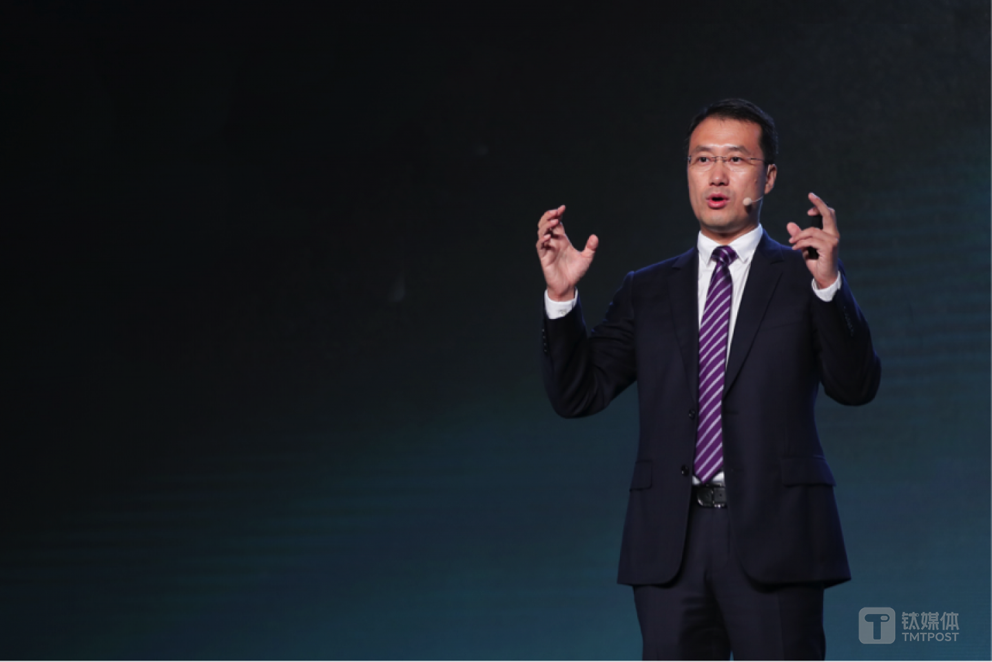 华为消费者业务手机产品线总裁何刚先生演讲