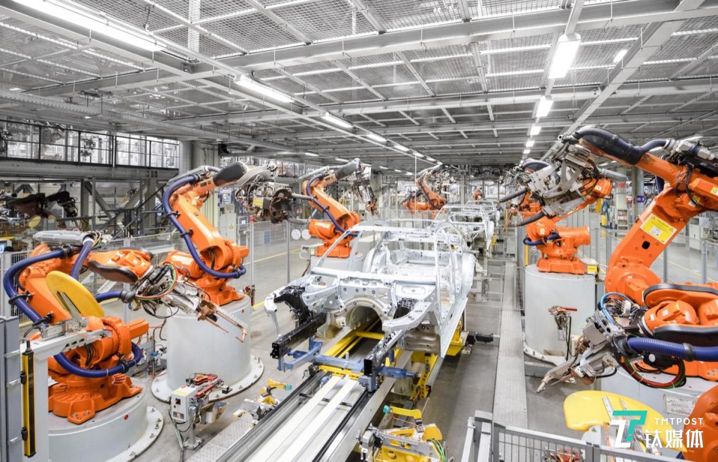 华晨宝马智能应用自动化创新（车身车间的焊接机器人）resiazed