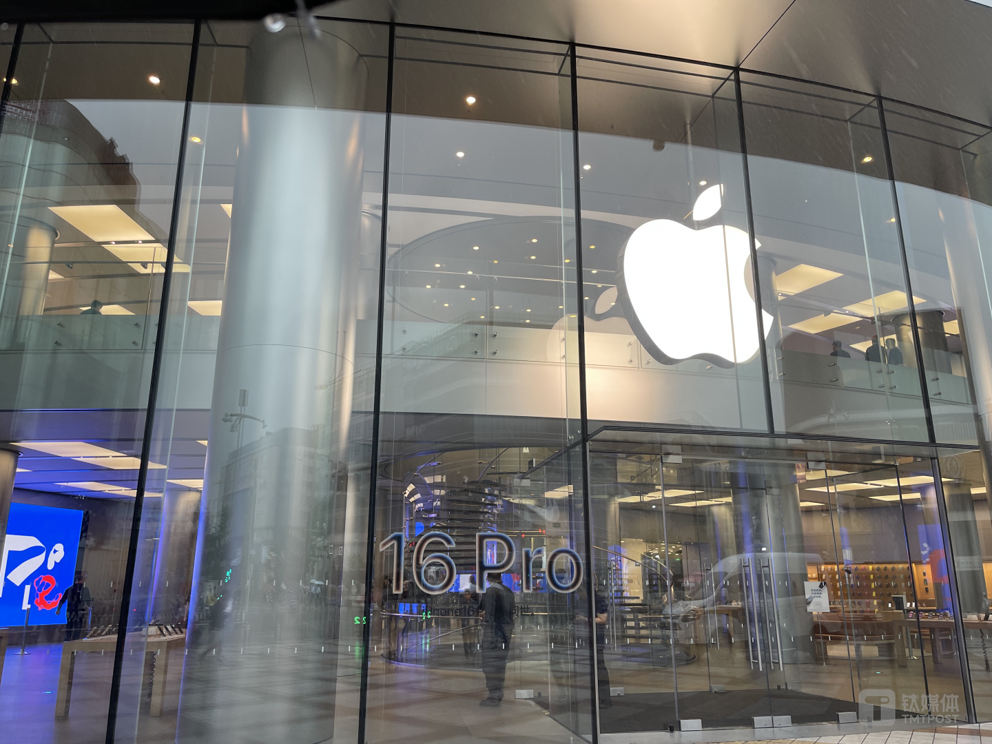 Apple Store王府井店，钛媒体APP拍摄