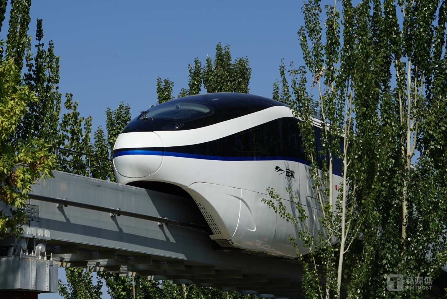 银川&ldquo;云轨&rdquo;花博园段