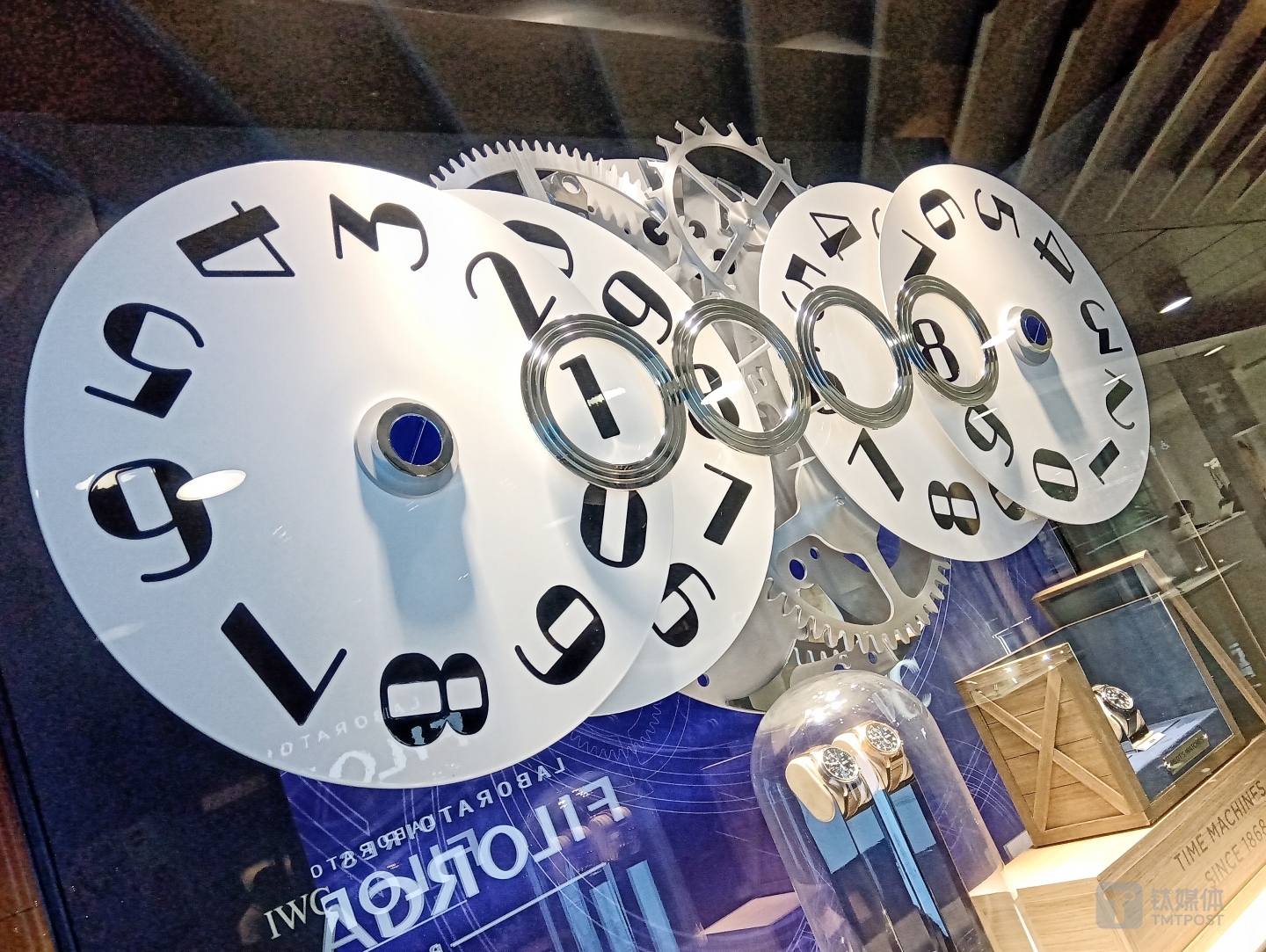 更多样张 焦距：mm 光圈：f/ 快门速度：1/s ISO: