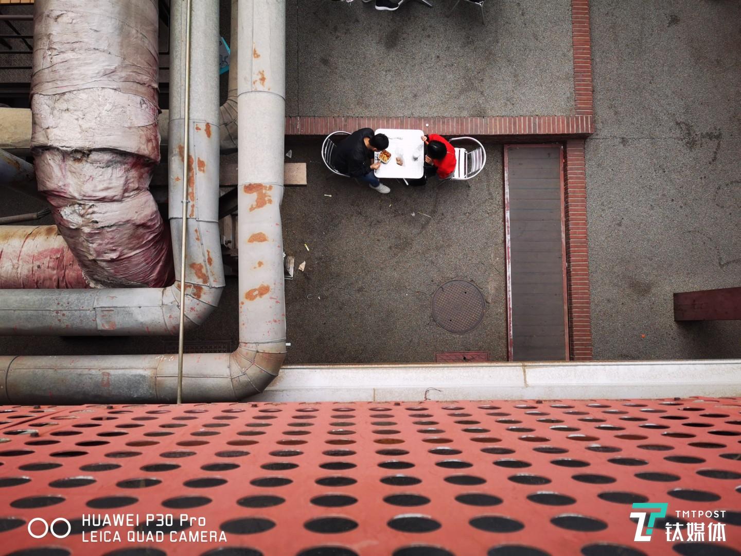 更多样张  焦距：mm（等效35mm焦距） 光圈：f/ 快门速度：1/s ISO: