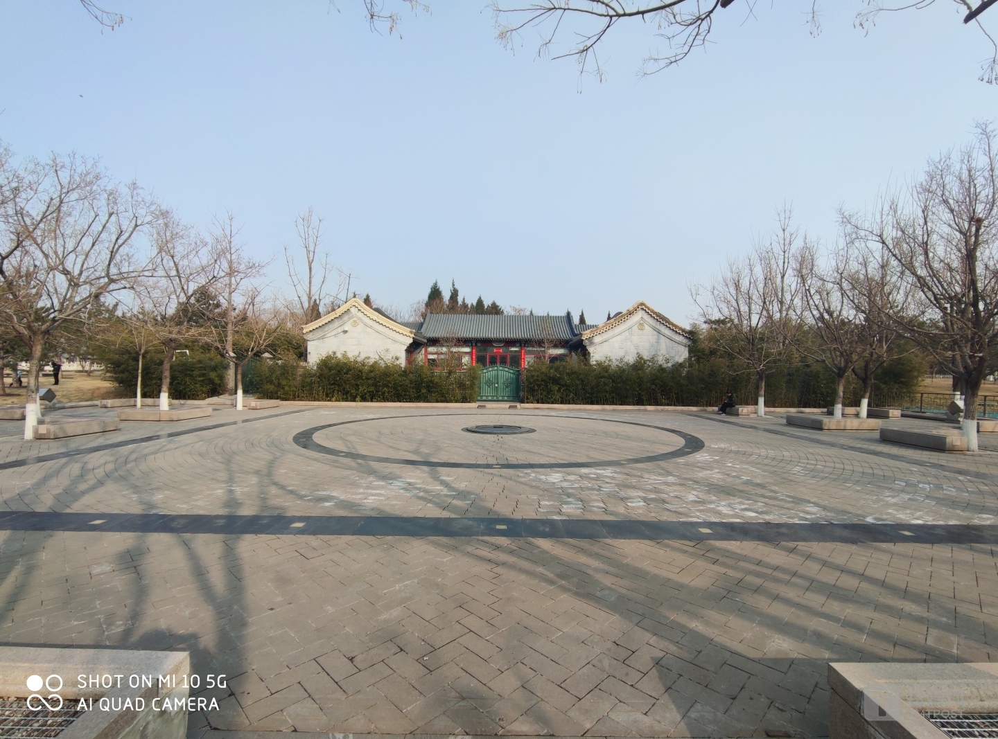广角摄像头样张-焦距：2.13mm，光圈：f/2.4，快门速度：1/520。