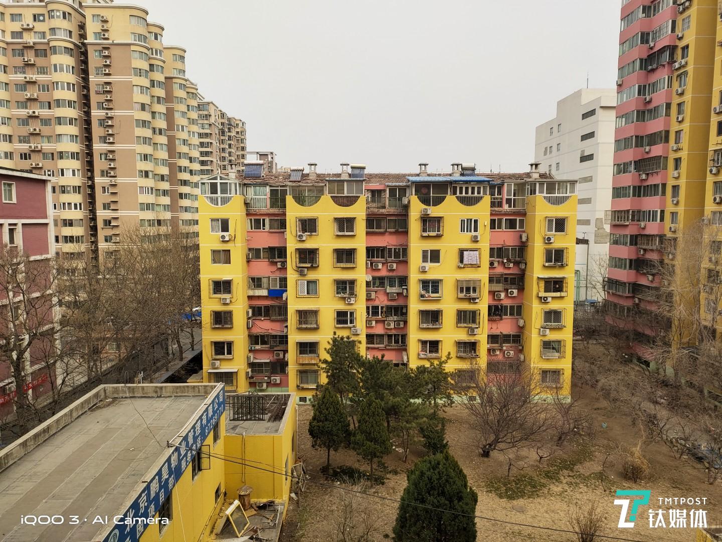 主摄模式-焦距：4.74mm，光圈：f/1.79。