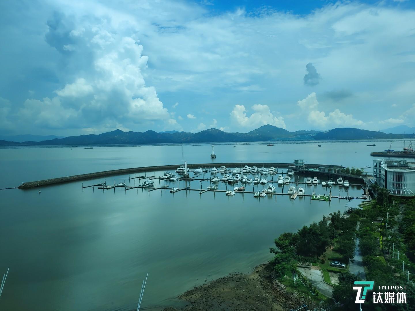 快门速度：1/1250 秒、ISO：112、焦距：4.77 毫米、光圈：f/1.75