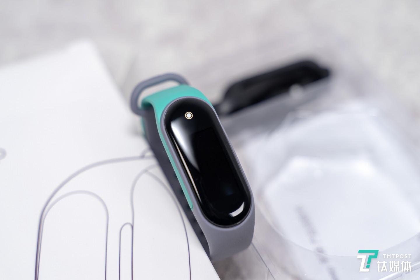 周围有弧度处理