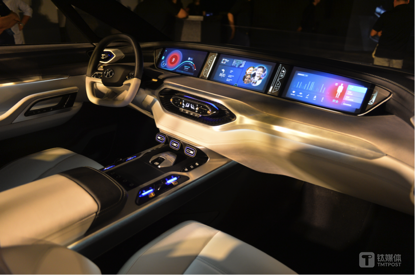 新一代设计理念的OFFSPACE概念车