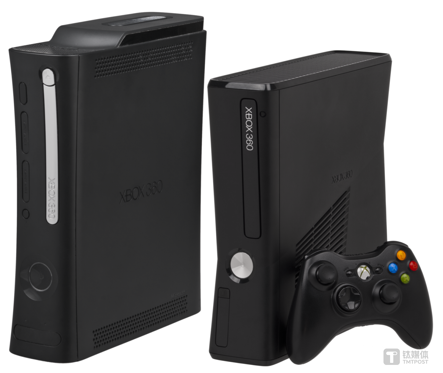 左邊為 Xbox 360精英版，右邊為 Xbox 360 S Evan-Amos