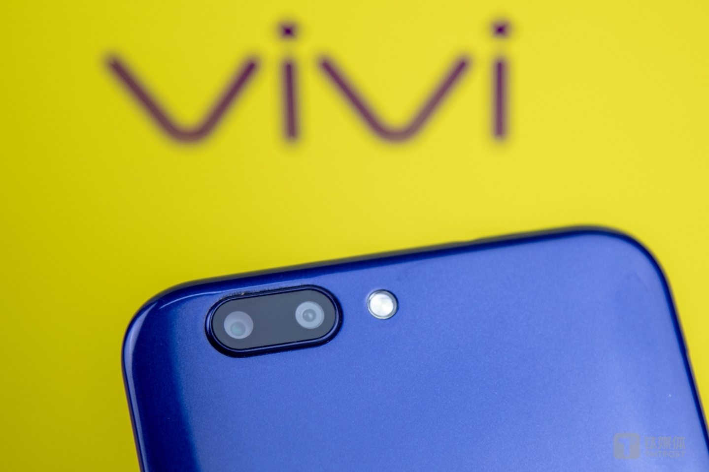 双摄！！！仔细观察右侧那颗