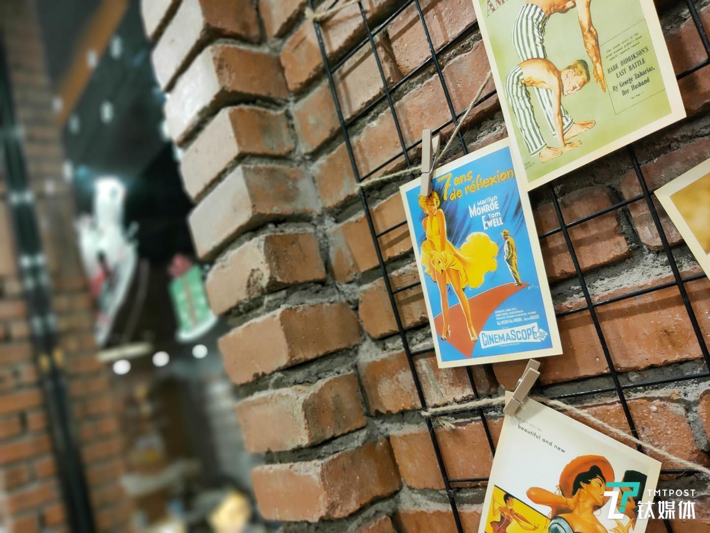 更多样张  焦距：2.09mm 光圈：f/2.2 快门速度：1/s ISO: