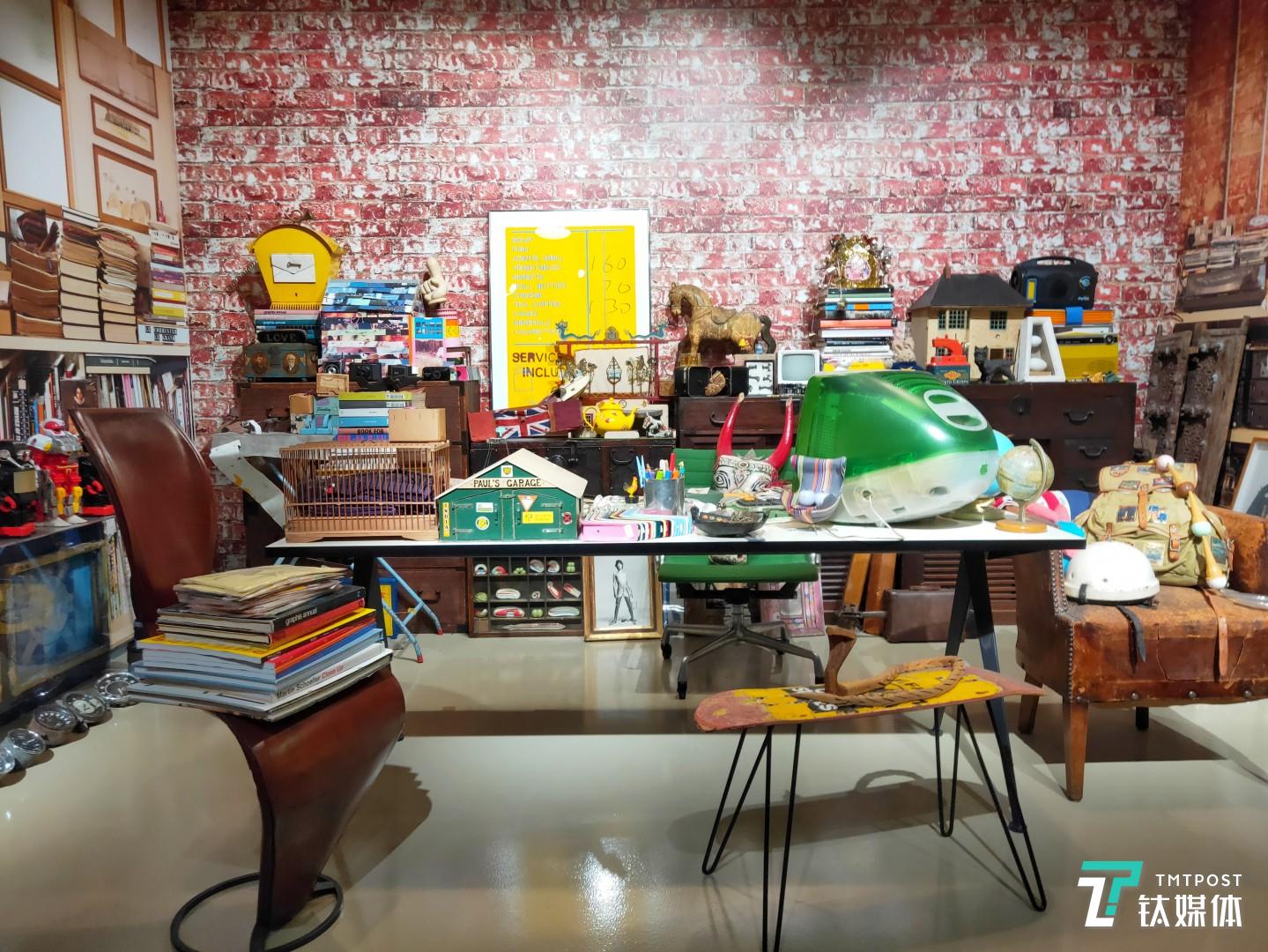 焦距：mm 光圈：f/ 快门速度：1/s ISO: