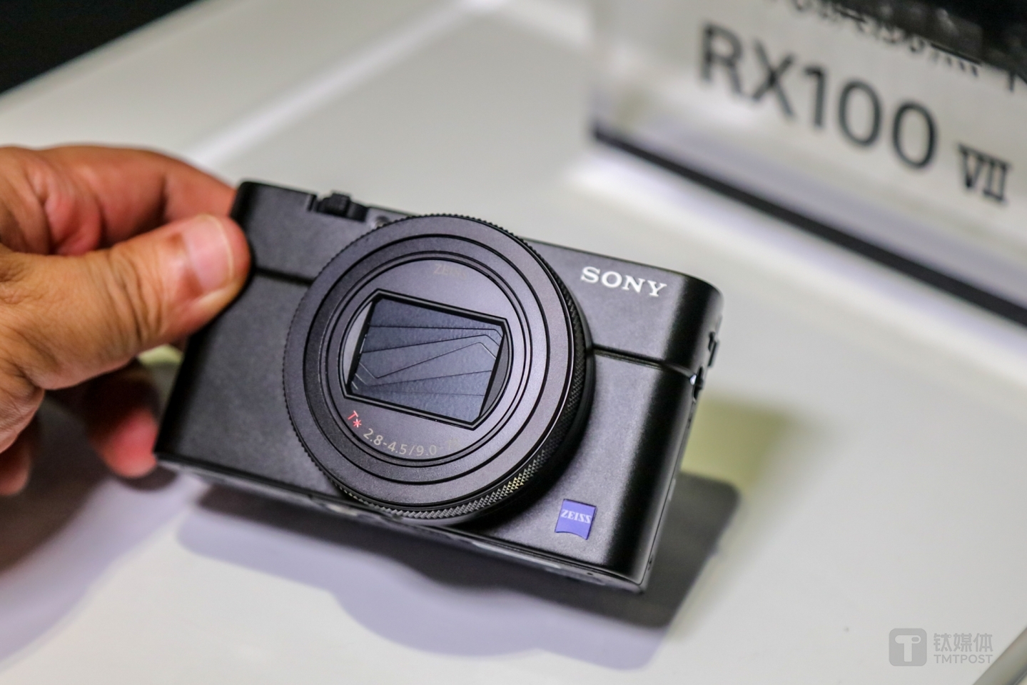 索尼黑卡RX100 VII