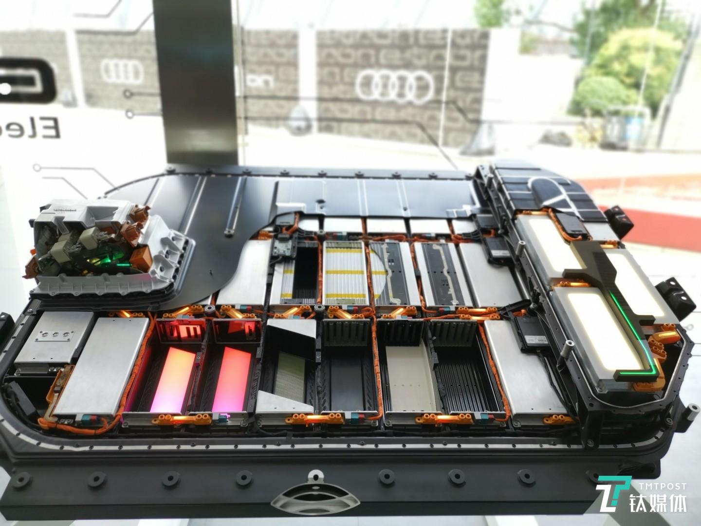 底盘电池包模型展示