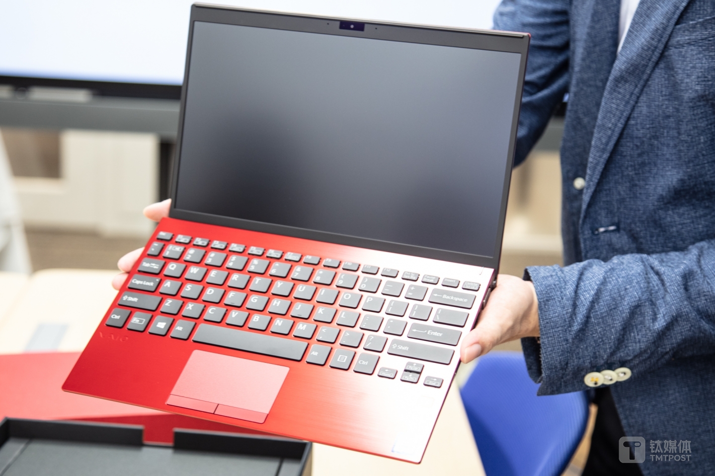 VAIO SX12耀世红