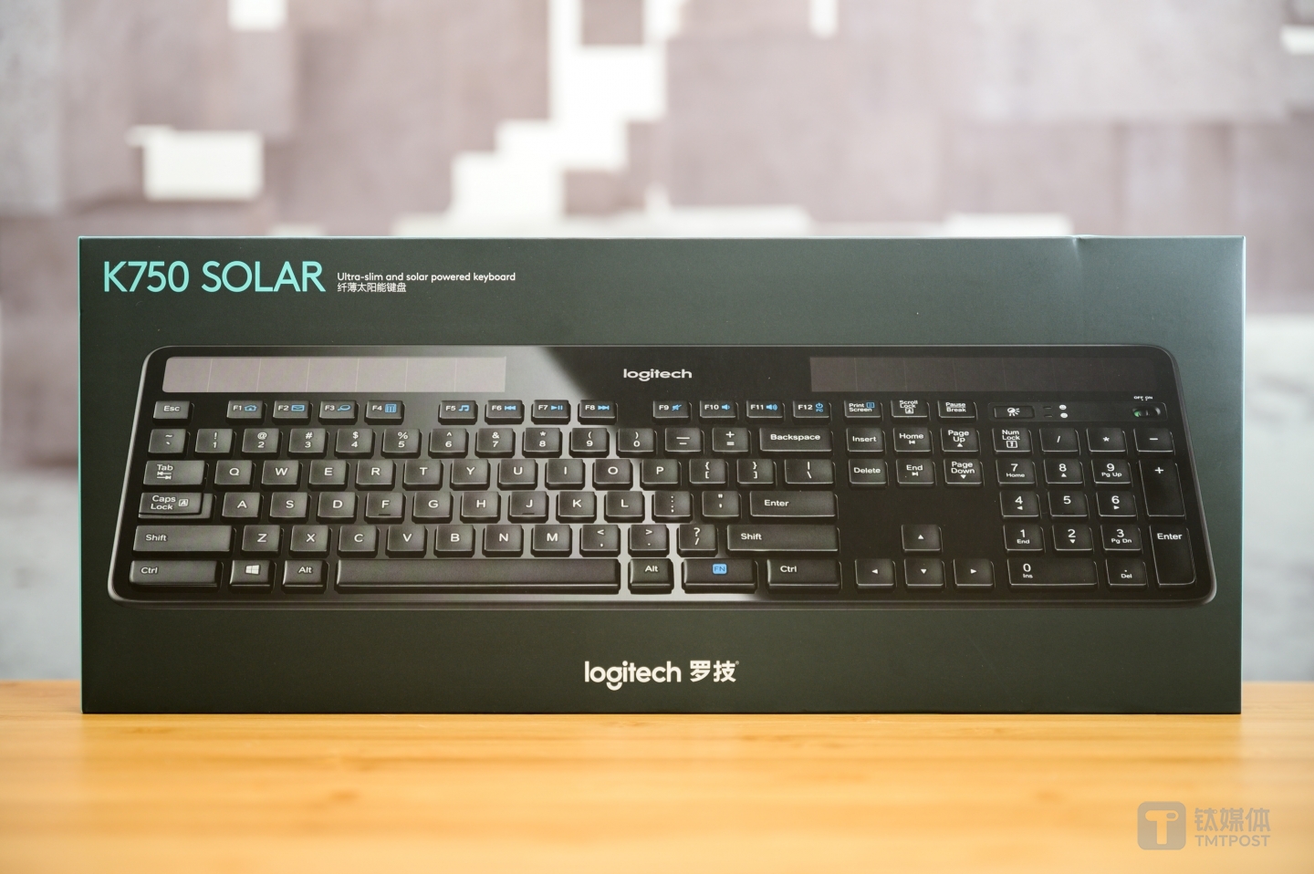 产品外包装采用了更加现代化的风格