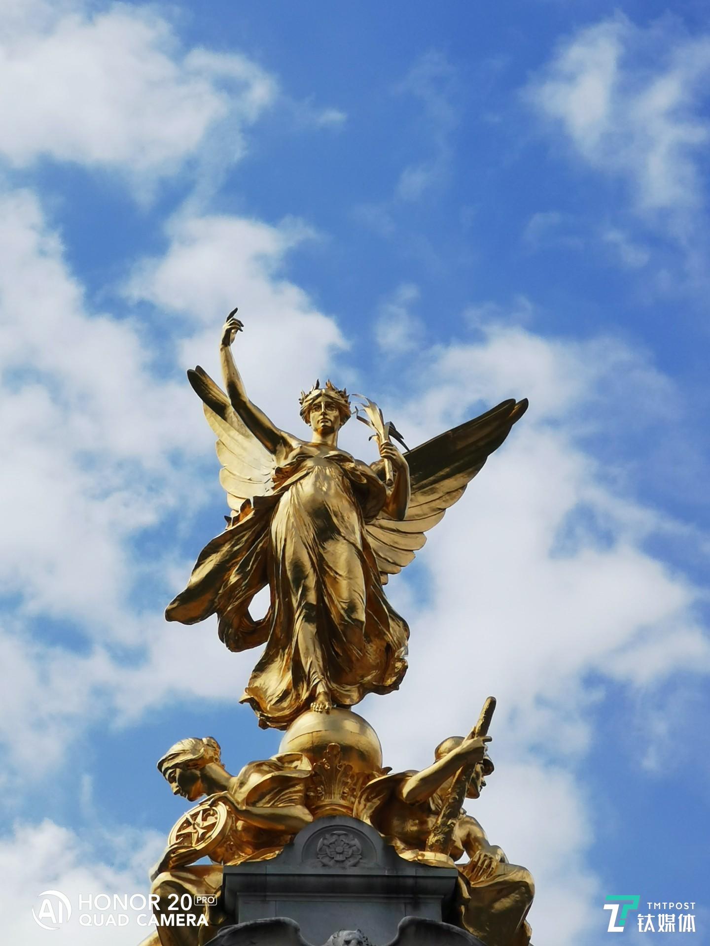 建筑物雕像，金属质感表现