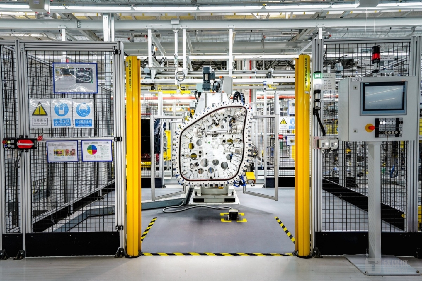 门胶条自动镶嵌