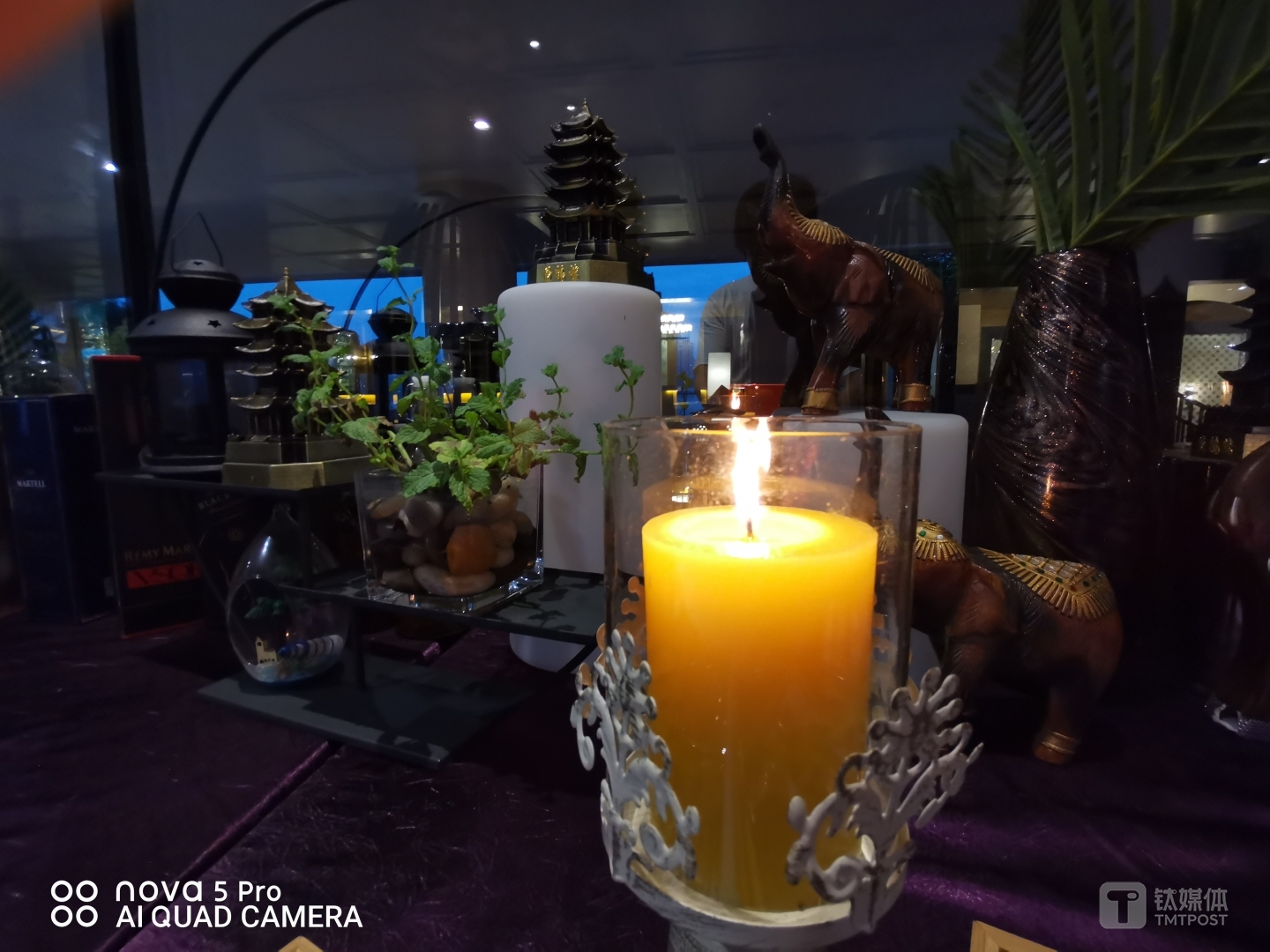 更多样张 焦距：mm（等效35mm焦距） 光圈：f/2.2 快门速度：1/s ISO: