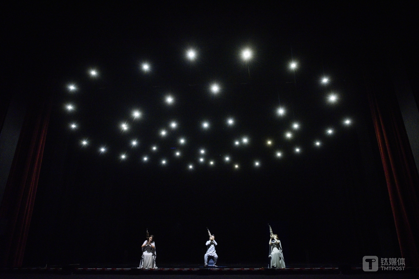 笙樂表演和無人機結合取得了驚人的表演效果