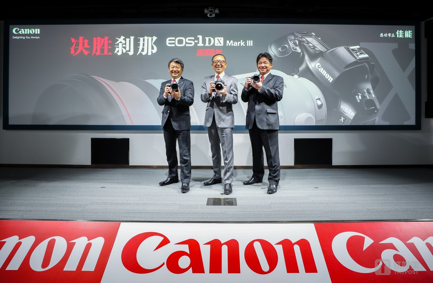 佳能发布EOS-1DX iii