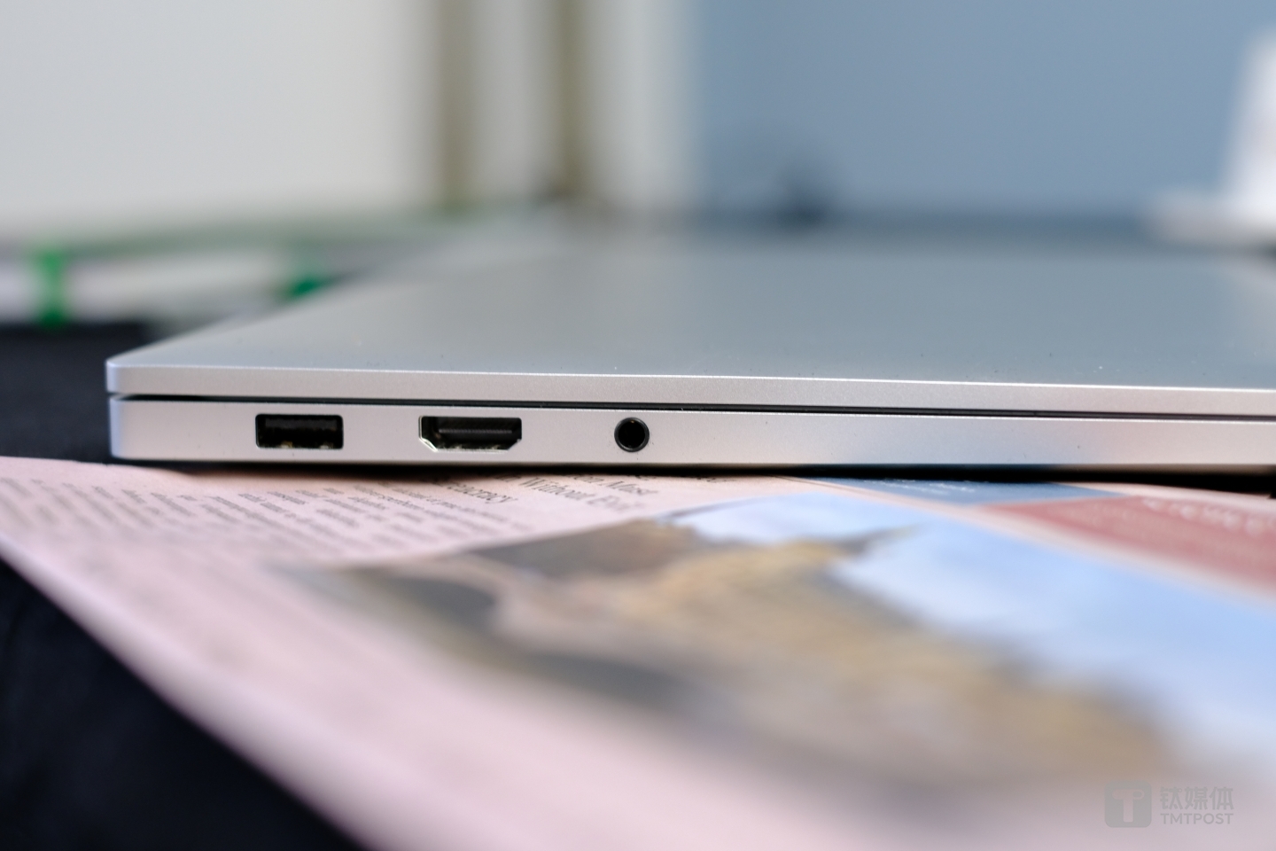 RedmiBook 13侧面接口