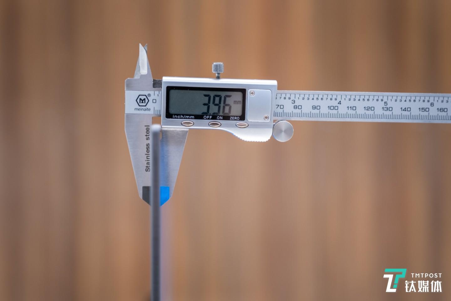 机身厚度3.96mm