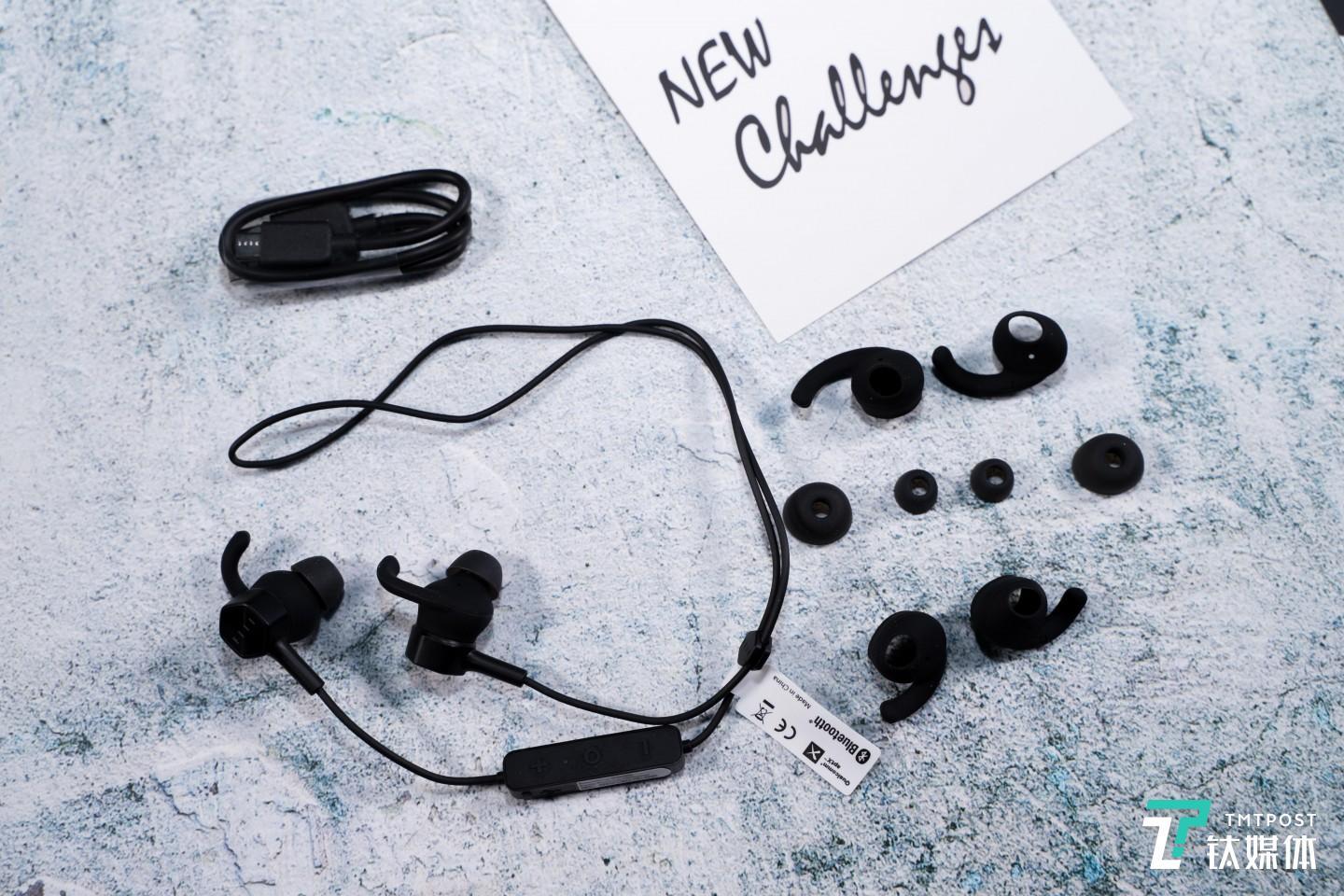 三幅耳翼、耳套,可以很好地找到舒适的佩戴