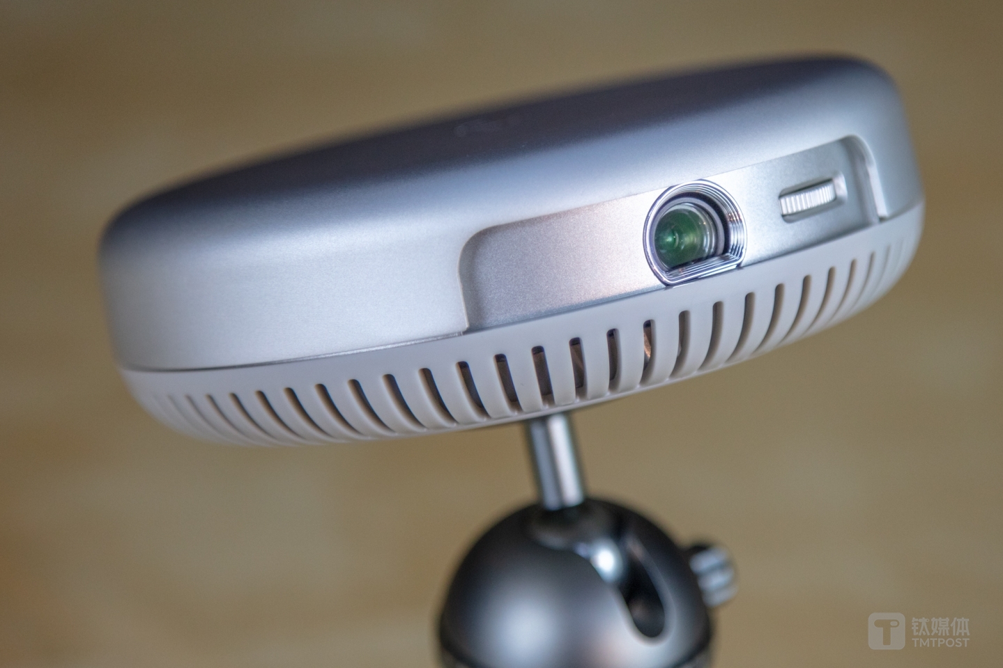 投影镜头&对焦旋钮