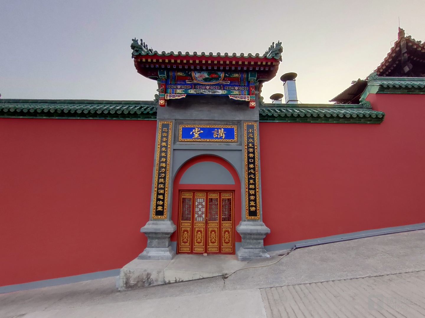 快门速度：1/60 秒 光圈：f/2.25 焦距：1.66 毫米 ISO：100