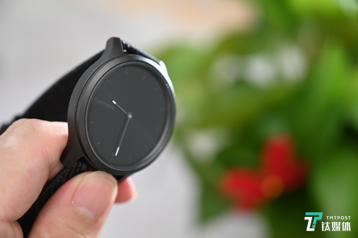 表盘处的弧度设计