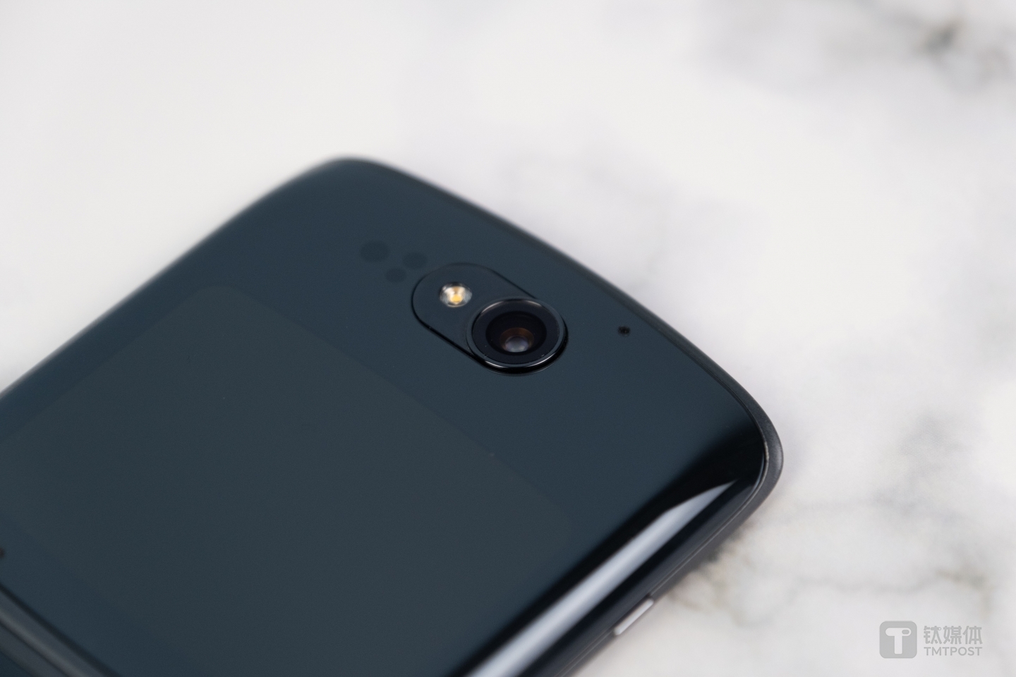 moto razr 5G摄像头