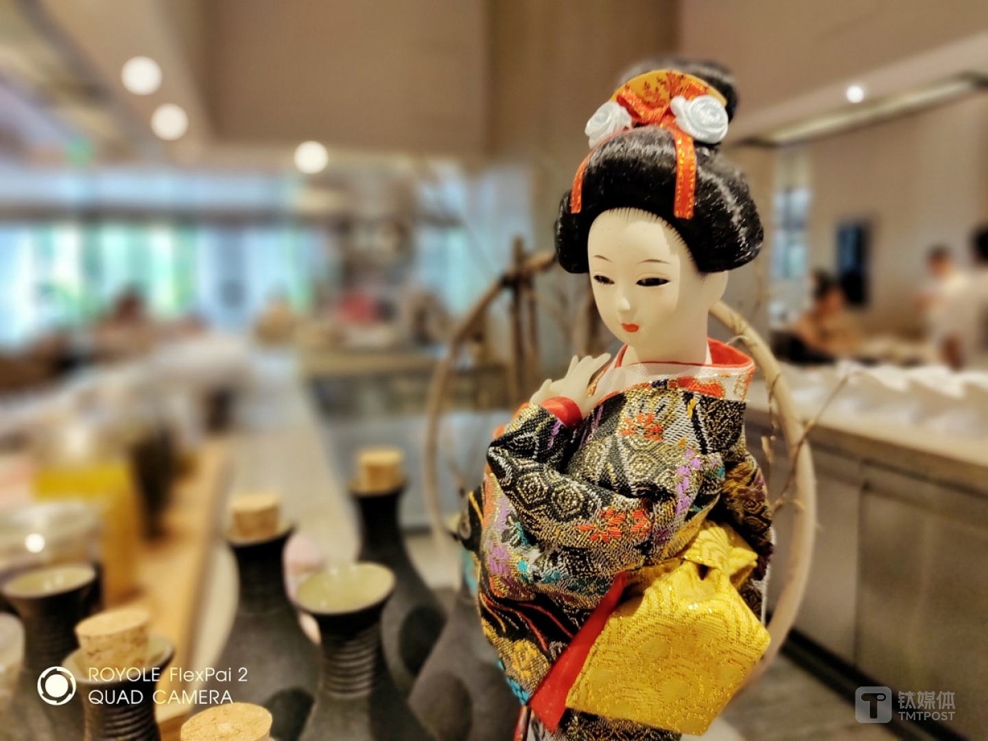 更多实拍样张 焦距：3.3mm 光圈：f/2.2 快门速度：1/33s ISO:1250