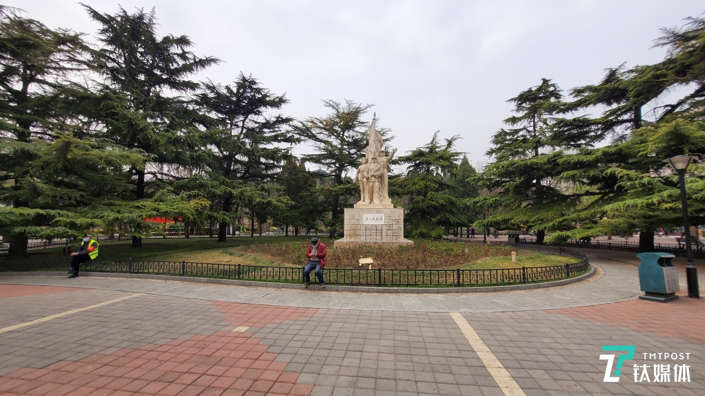 超广角镜头样张-焦距：1.74mm，光圈：f/2.2，快门速度：1/584。