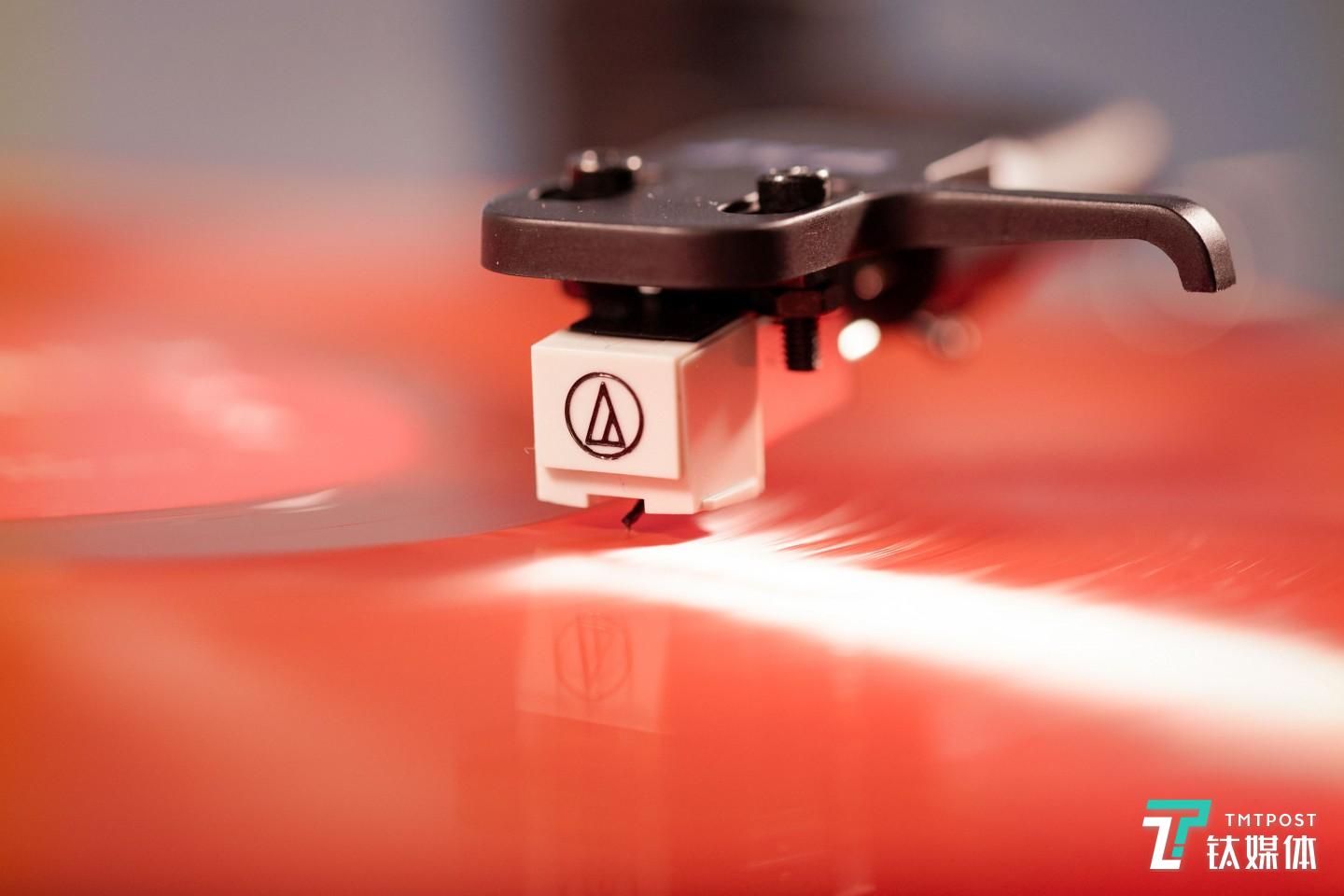 采用了铁三角的唱针