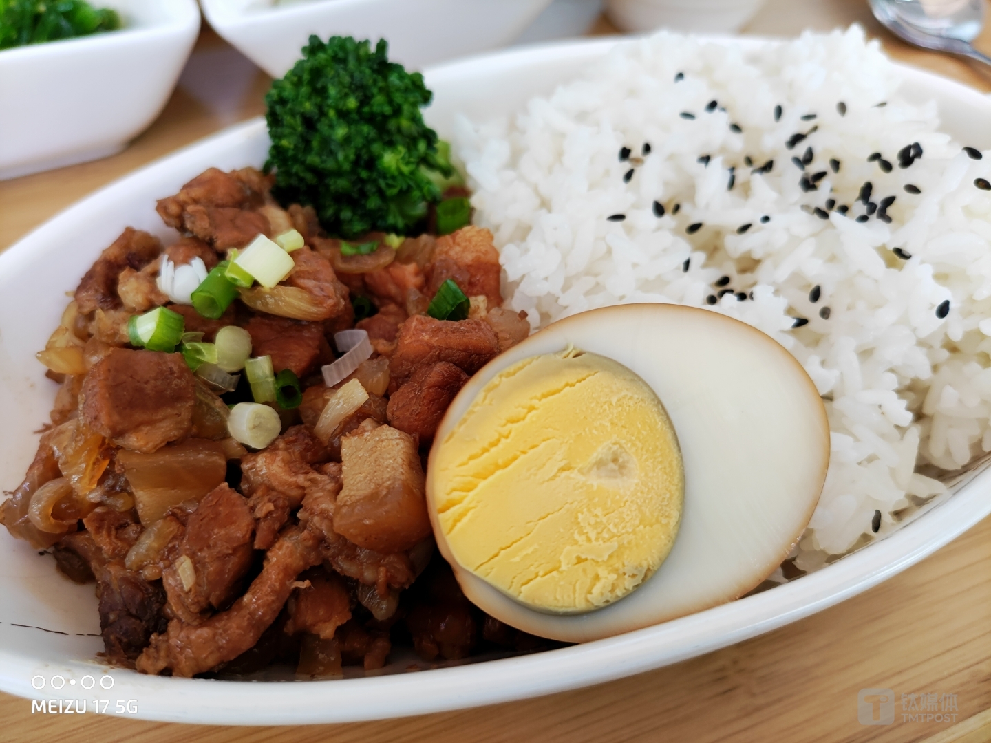 美食拍摄，颜色鲜艳饱和度高