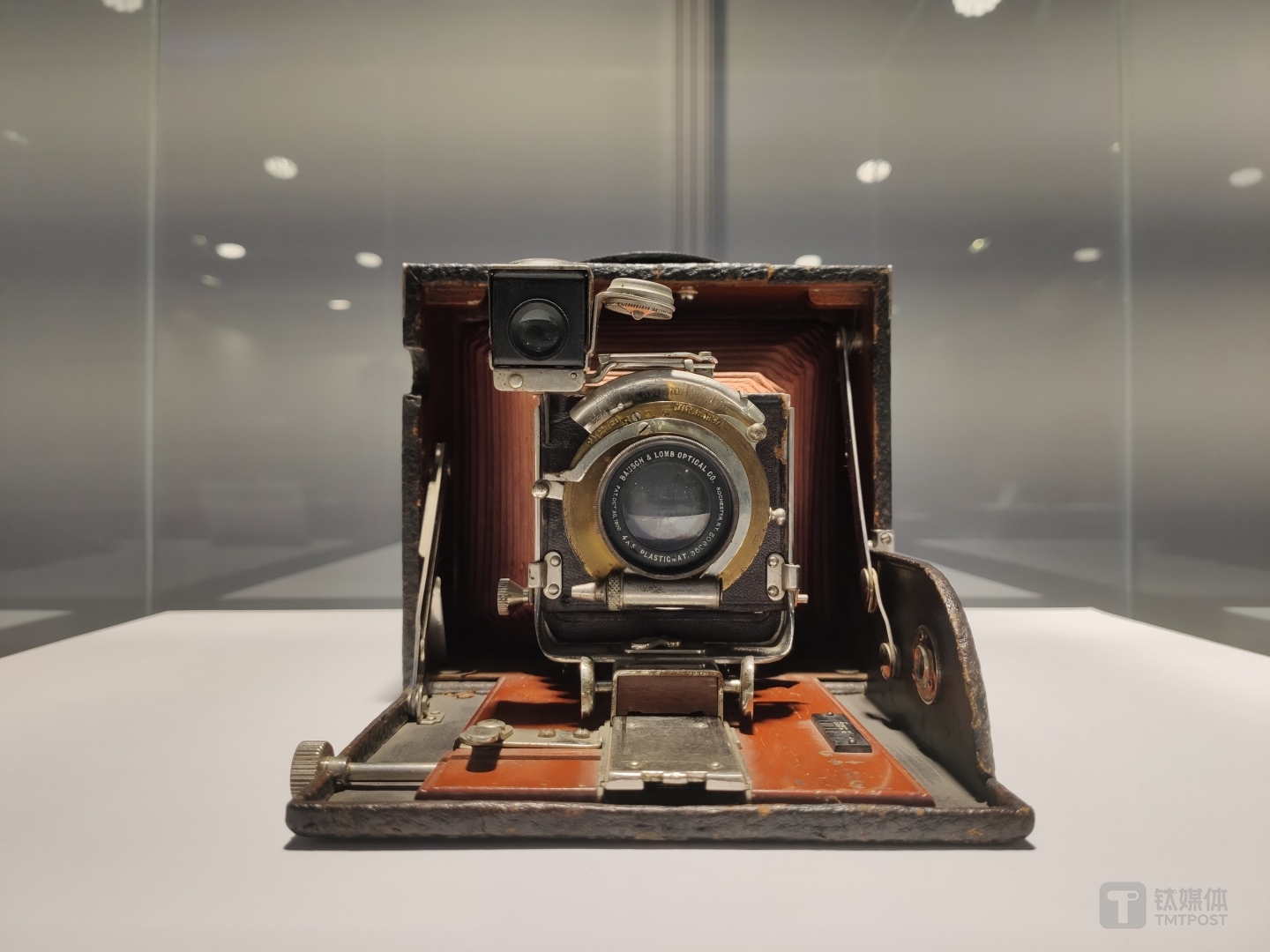 快门速度：1/100 秒、ISO：252、焦距：4.77 毫米、光圈：f/1.75