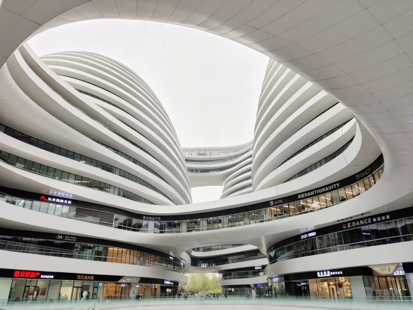 更多样张 焦距：mm 光圈：f/ 快门速度：1/s ISO: