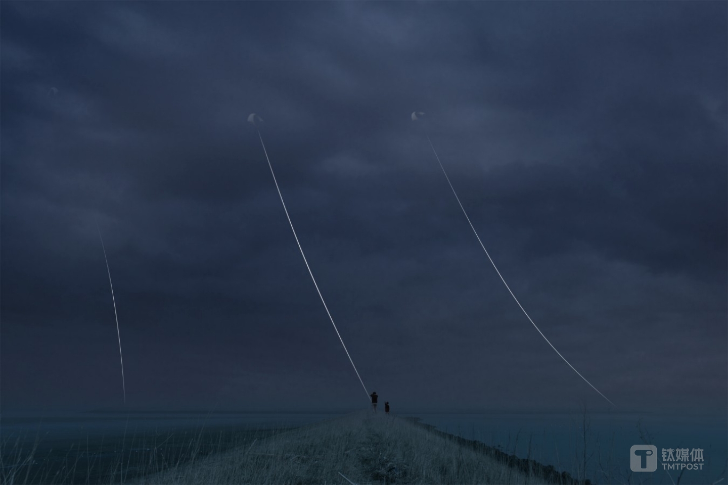 工作人员正在测试风筝发电。图片来源/罗斯加德工作室