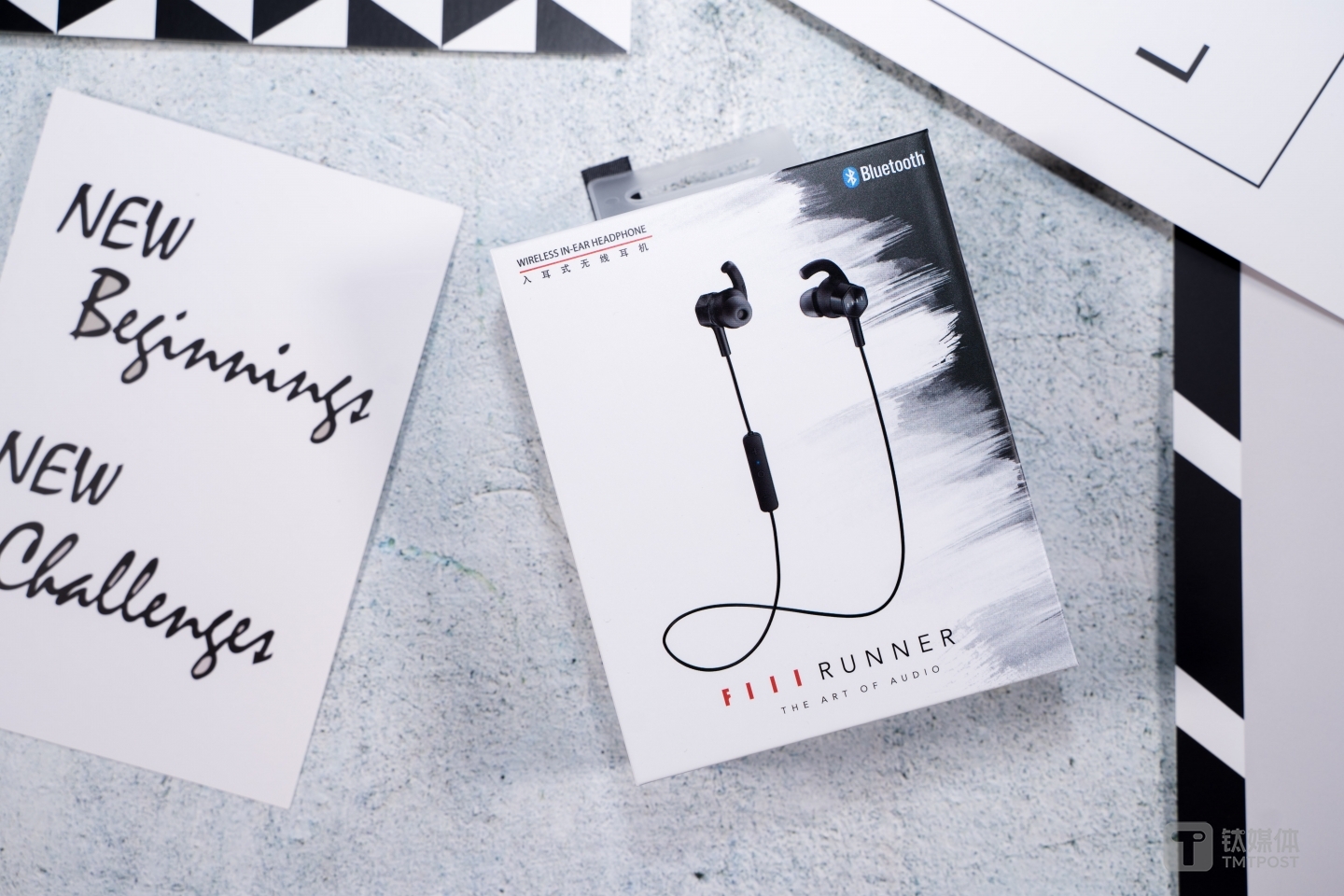 黑白色的外包装设计