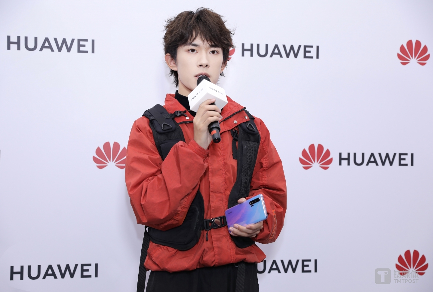 华为nova 6系列手机代言人易烊千玺