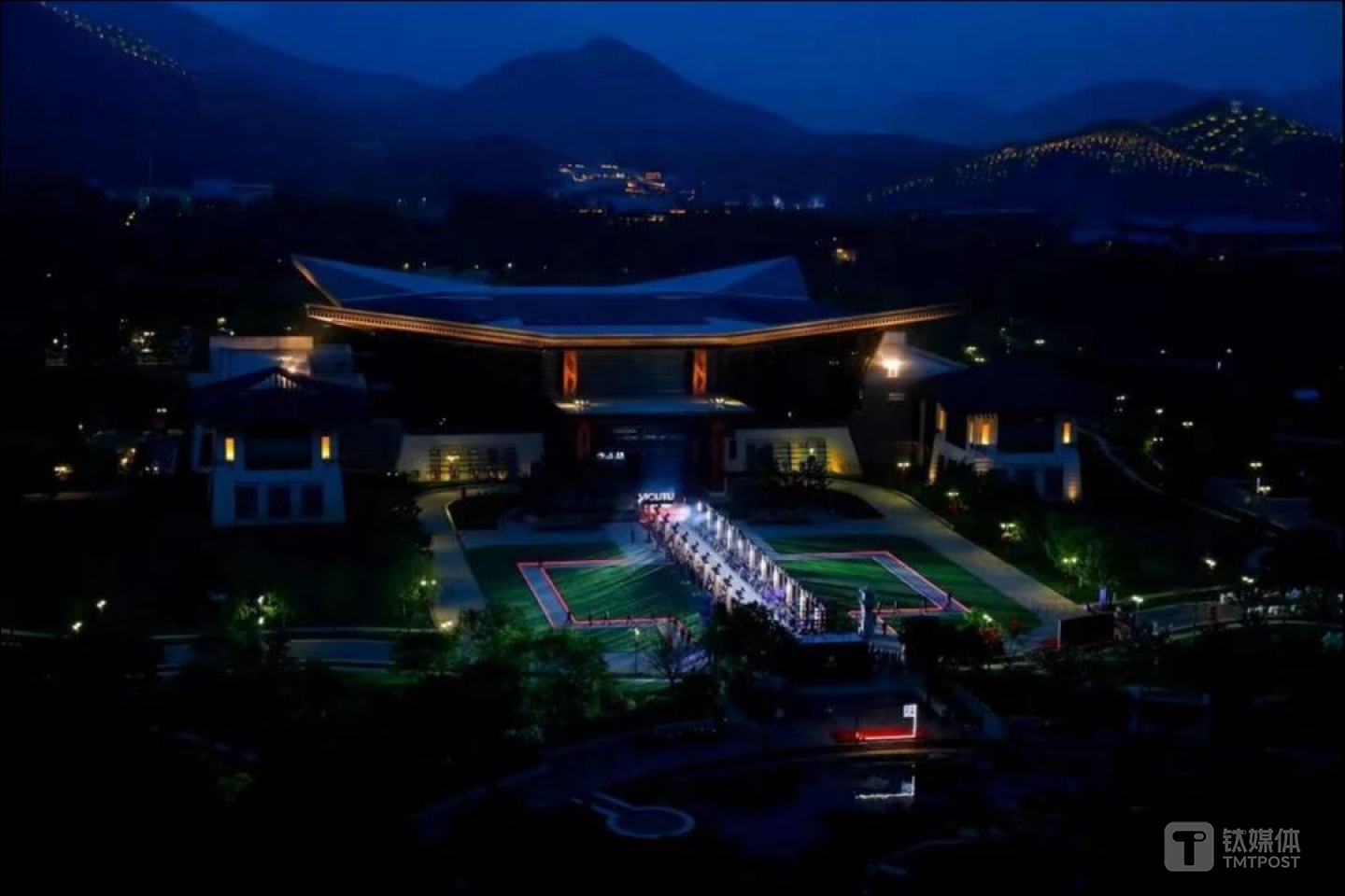 VICUTU威可多30周年盛典暨正装全场景大秀